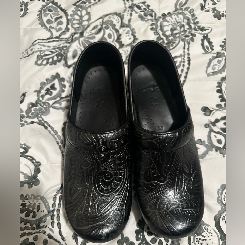 Women’s Dansko shoes